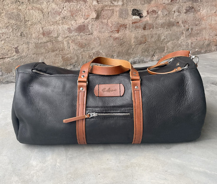 Weekender duffel bag