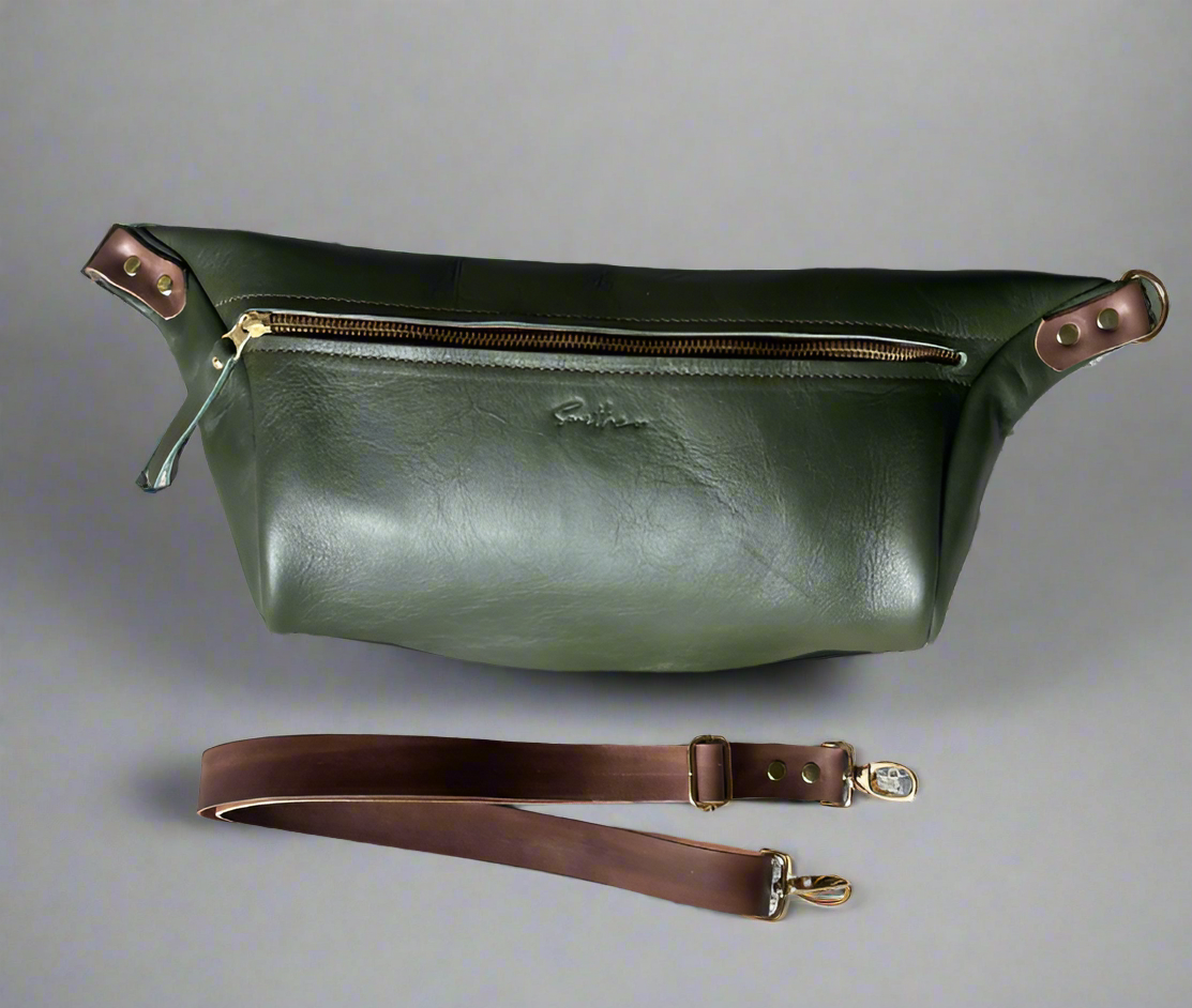 Oversized moonsling bag in green