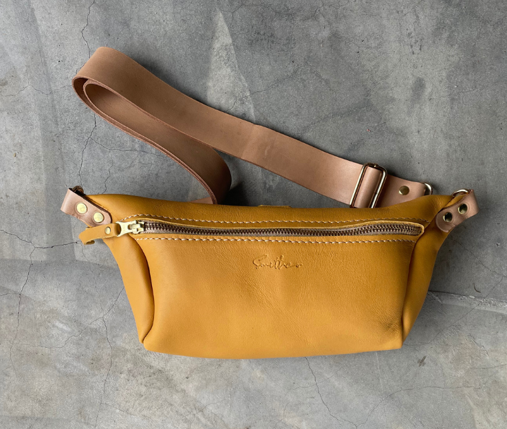 Moonsling / crossbody bag