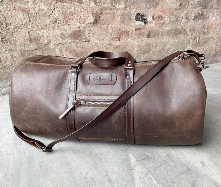 Weekender duffel bag