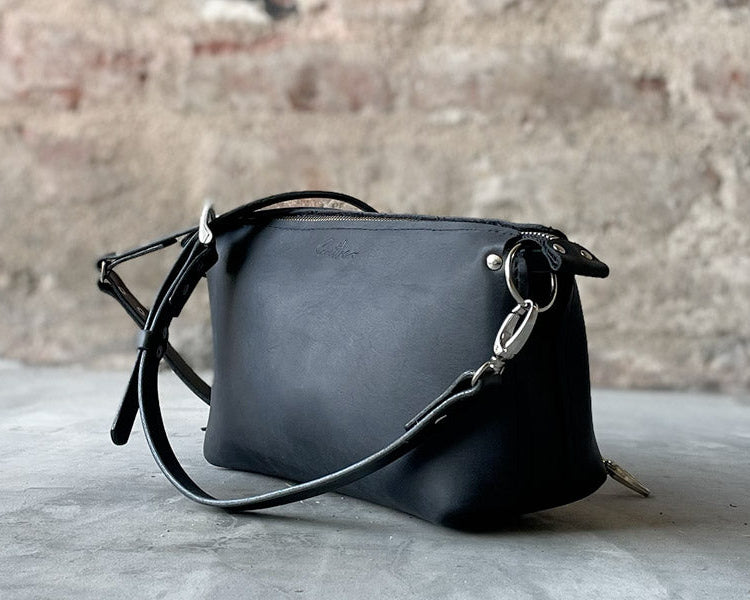 Crossbody handbag